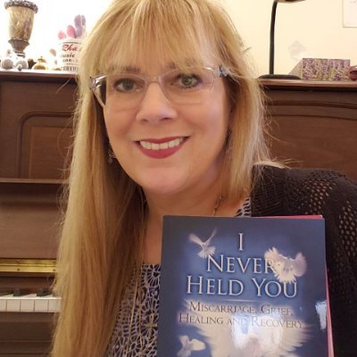 Host of #MiscarriageHelp.com, #author of I Never Held You. #Blogger #miscarriage support. http://t.co/ysKr7DsplI FB me http://t.co/TeNZnnrRsp