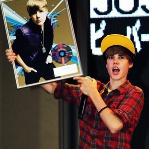 JordannBIEBER16's profile picture. ѕσмєтιмєѕ נυѕтιη мαкєѕ мє ѕмιℓє. ѕσмєтιмєѕ נυѕтιη мαкєѕ мє cяу σƒ нαρριηєѕѕ. вυт мσѕт σƒ αℓℓ нє мαкєѕ мє ρяσυ∂.♥ ʅιѵҽ.ʅσѵҽ.вҽʅιҽв☮.