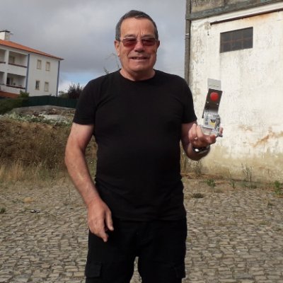 Pratico tiro desportivo. Gosto de Futebol. Gosto de ler e música.  Sigo vários desportos, Ténis, Snooker, Hóquei em patins e Basquetebol.
