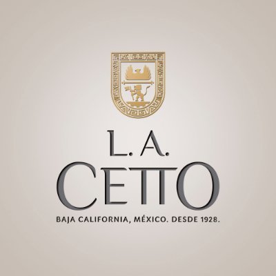 Construida a través de 90 años. Tres generaciones con tradición en la excelencia vitivinícola, líderes en el mercado de vino mexicano.