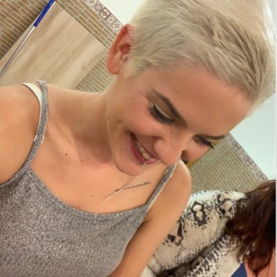 paula6594's profile picture. 