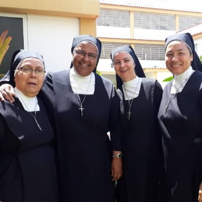 Hermanas Agustinas Recoletas del Corazón de Jesús. Somos Religiosas  Venezolanas  fundadas por la beata María de San José y Mons. López Aveledo.