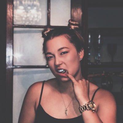 dubnetts's profile picture. where’s my Netflix documentary? 🤌🥟👽🔋