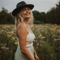 Emma Berg (@em_berg12) 's Twitter Profile