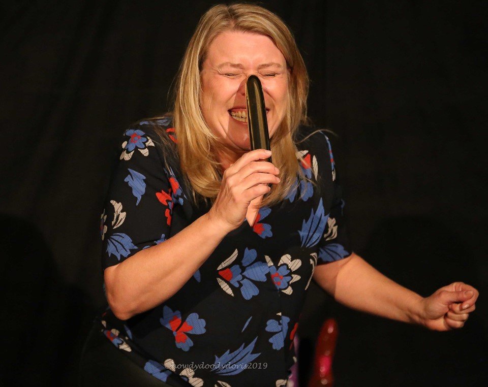 BuzzingDebbie's profile picture. 