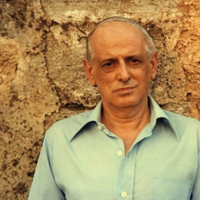 “L’home just neix amb la paraula posada, amb el pensament posat... amb res més”
