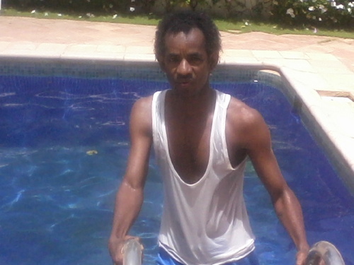 im from africa ,artiste /sing,im single ,i like to search friend.thang