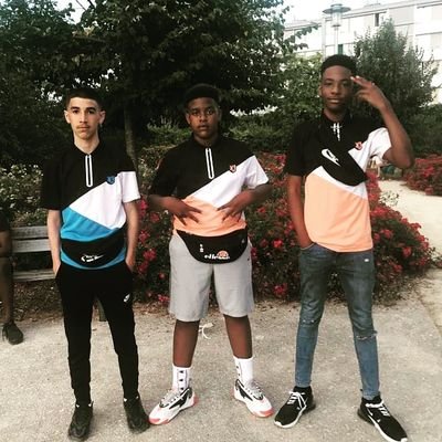 CozierLyrick's profile picture. j'aime les tacos