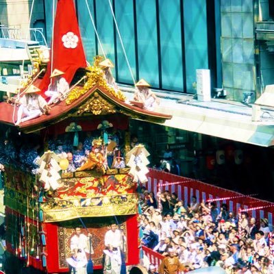 京都宮川町で最も古いお茶屋です‼️舞妓さん見習い募集中♪身長153〜約160cmの細やかな気遣いが出来る中3〜高1女子の方✨お気軽にDMお願いします😊🏠京都市東山区宮川筋4丁目