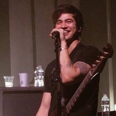 calum my best bud (my second account is @5SOSfromFrance go check it out please we follow back :))