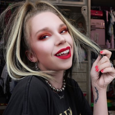 grav3yardgirl Profile Picture