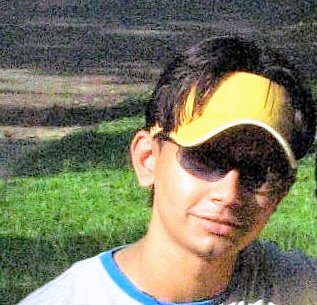 HI its me RONZ,well m a simple guy with lots of dreamz,love to make frndz n having fun...