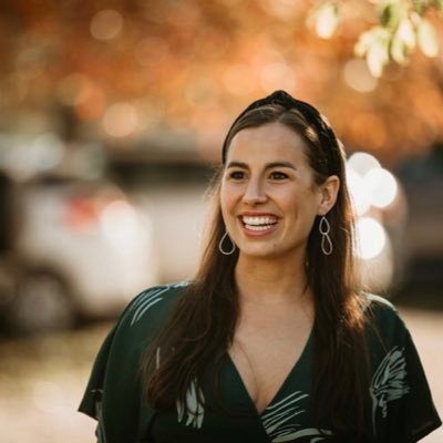 Profile Picture of Courtney Amber Barry (@courtsbarry) on Twitter