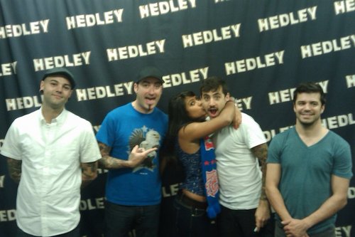 UMMMM...I LOVE HEDLEY!!!! AND I AM ALSO @Hedleyonline 'S BIGGEST FAN!!!