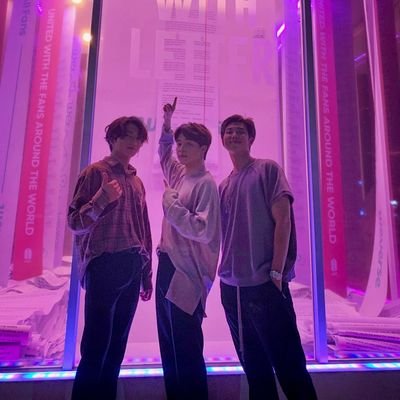 Army 💜 Malec ➰  💜


Wasze szczęście, to moje szczęście 💜 
- J-HOPE. 🇰🇷