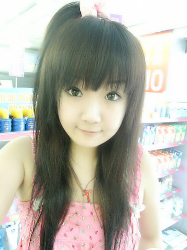 VickyAdzkia's profile picture. I'm twenty now! Yaaayy!!! Suka puisi dan makaaaaan.... Nyam nyam nyam! Christianity, Kyle wannabee, just mention for follow back...