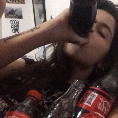 me gusta la coca como a Angie y si no te gusta déjame d seguir