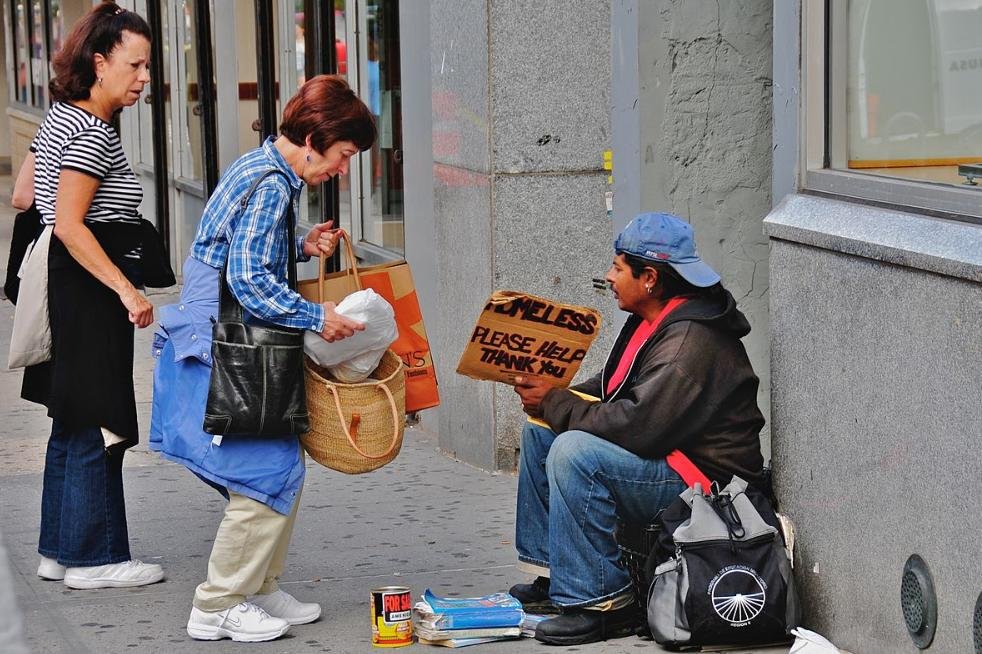 My name is Maico Lalive d'Epinay. I am raising funds for homeless people in Switzerland. I talk to them and help them with their needs (food, water, clothes)