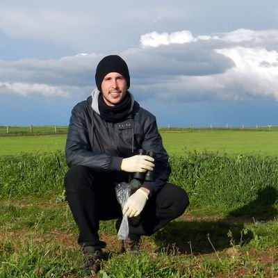 Ornithologist and Conservation Biologist. PhD on farmland birds’ ecology and conservation, specially steppe birds.