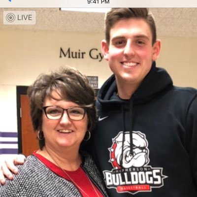 Helenkells's profile picture. 