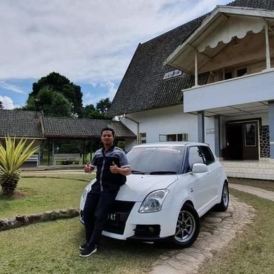 TamaEba's profile picture. kita diciptakan bukan untuk mengejar ambisi dunia, kita di ciptakan untuk beribadah.