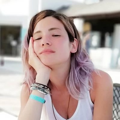 JadeRoseParker's profile picture. Comédienne & Auteure.
Je donne mon avis, je fais quelques vannes, parfois elles sont drôles.

Auteure de la pièce Drôle de Genre 🎭