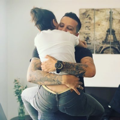 Soy orgulloso padre, amo a Jesucristo, me fascina el Fútbol y el Tenis, amo demasiado y me considero un gran amigo ¡¡¡soy una chimba!!! jejeje Publicidad = Arte