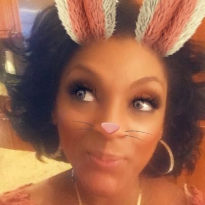 ElsieSa35556201's profile picture. I’m a woman who takes control and completes her vision, not just wish it can be completed!