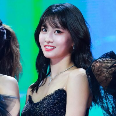 GuriMoonie's profile picture. Seeing you is like looking at the moon every night ❤️🍑 너를 보는 것은 매일 밤 달을 보는 것과 같다 #모모 #モモ #MOMO