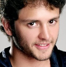 Twitter para promocionar @ChristopherUck por la tv de todo el mundo. Trabajamos con @UckerNaRadio @UckerNaRevista Idea: @OnlyU_Brasucker