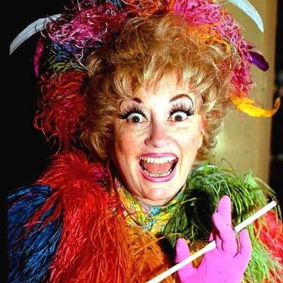 Apparently I'm the Phyllis Diller of Fintwit.
Been trying to find a way into the Borscht Belts of Finance since 2018.