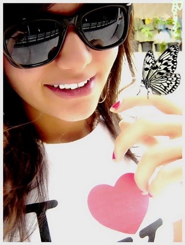 ≈ Bonecα de porcelαnα, pode αté ser, mαs eu tenho α t i t u d e ♥