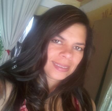 Abogada, madre orgullosa y amo a mi país, por ello sigo aca por la Vzla que deseo para mis descendientes libre, prospera y de futuro
