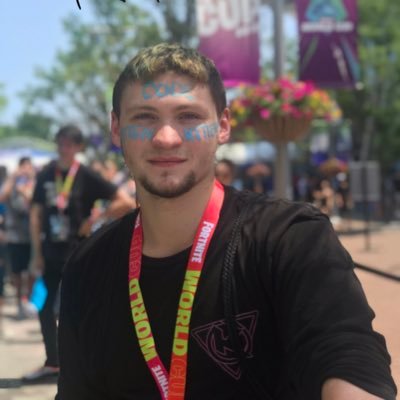 Just a simple guy. https://t.co/VaP8sXmPuW • DUO: @MTTCZY