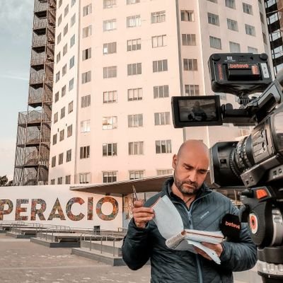 Periodista a la televisió de Barcelona.