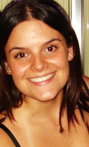 Endodontista, peixes ascendente em áries, curiosa e feliz. Muito feliz.