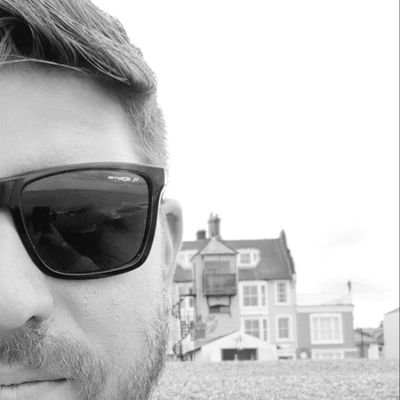 Le_Vrai_Renard's profile picture. Husband, Father, MFL HoD, Optimist.