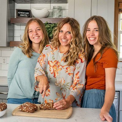 We're Julie, Maddie and Kinslee, a mother & daughter team who'll share with you only the best of our families recipes. Healthy, with a little bit of happy!