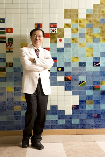 청심국제병원장입니다.