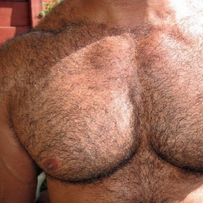 Hairy, masculine man.🔞🐻🍆🦶🏻