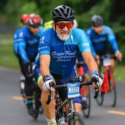 Ciclista de El Salvador, que practica la abogacía y el notariado. 🚴 🚵♀️ 🚴♀️