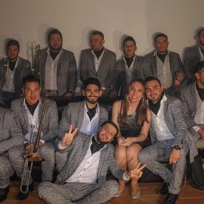 #LosSueñosSeCumplen Inspirada por la música, la vida & mis inspiraciónes @geovannirecodo @vickyaguilera1 @aidacuevas @anabarbaramusic mi Señora Madre❤️🍎