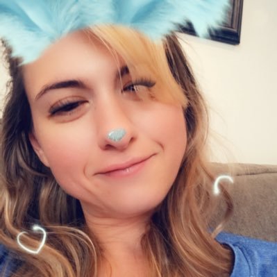 lizziesalonsage's profile picture. 