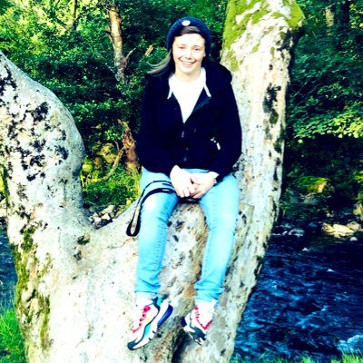 cezroberts's profile picture. 🌈 a drink or two, or ten...