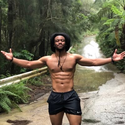 SHSU alumni 👌🏾. USN⚓️Egg head genius🧠. gym dude. all you really got is a dollar and dream. or maybe it’s a vision. versatility is 🔑.
