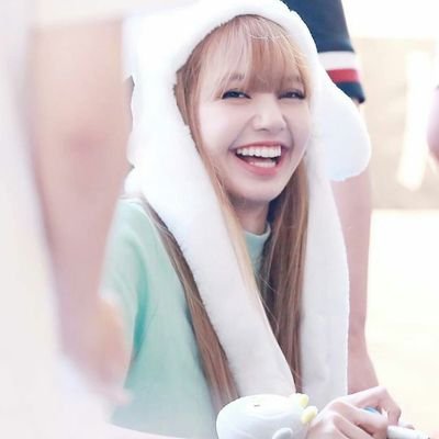 lilissanti51's profile picture. follow my instagram @lee_santiii