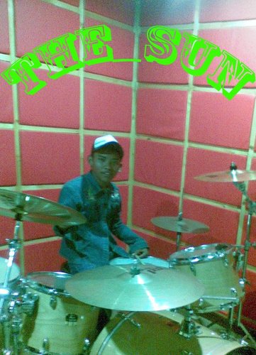 Ade_Chandra_'s profile picture. Sometimes we are too preoccupied with things that are so trivial that we forgot to finish the great task that has been waiting for us to resolve.