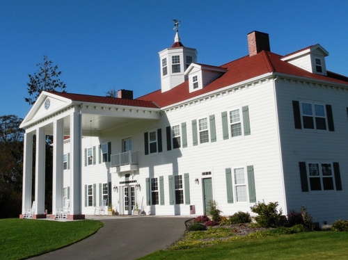 George Washington Inn is a 5 star oceanfront B&B inn with its own lavender farm near the Olympic National Park, between Sequim and Port Angeles, Washington.