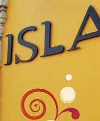 isla_grhoe's profile picture. 