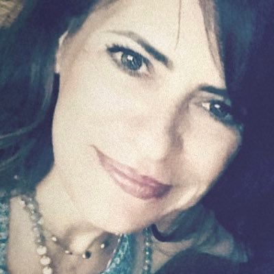 🇮🇹momma of 3 sons, crazy ND☘️alumna, yogini🙏🏼wannabe, football🏈&futbol⚽️fan; gin connoisseur; Be the change ☮️💖🌍